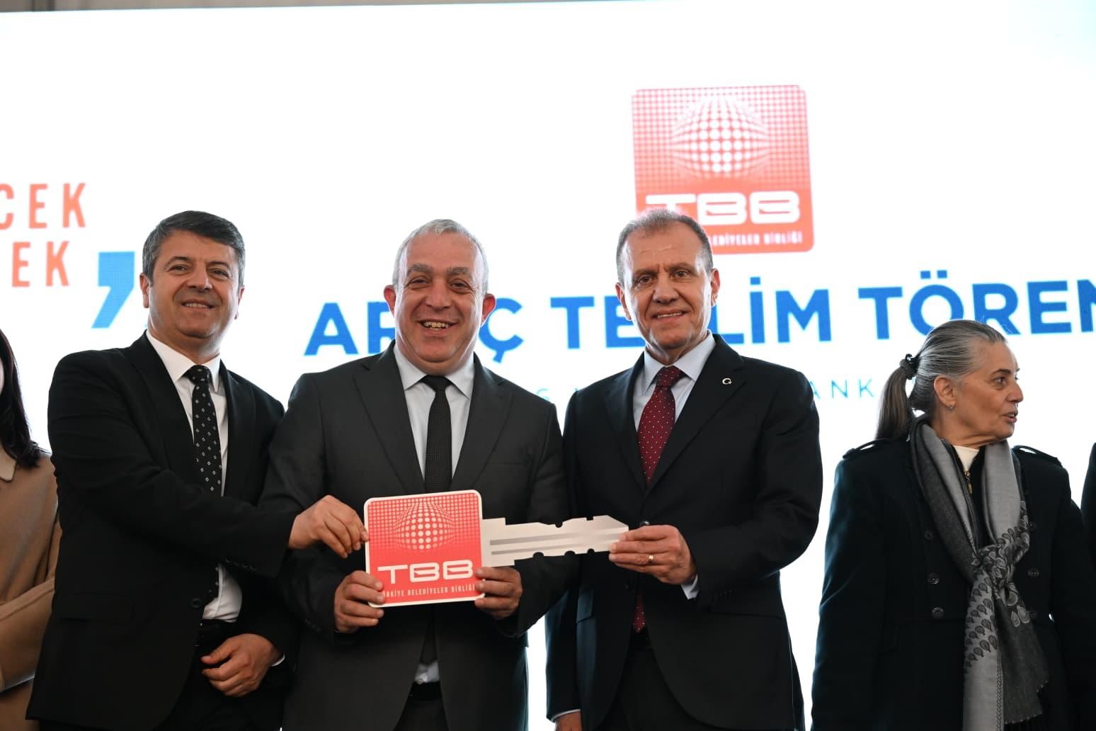 TBB’den 88 belediyeye 90 hizmet aracı desteği
