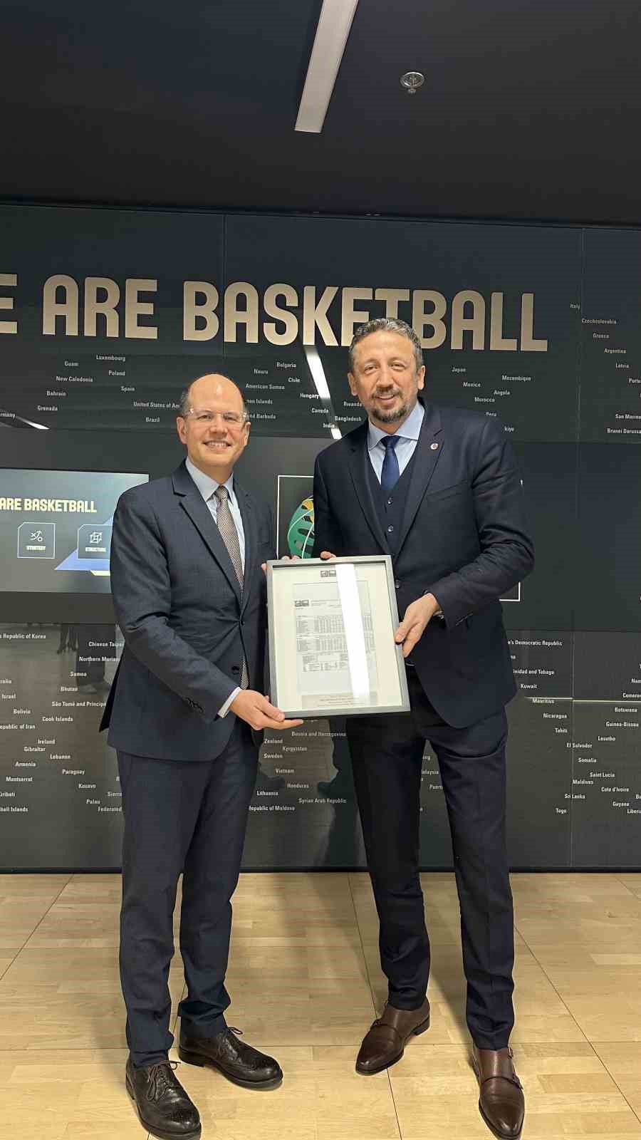 TBF Başkanı Türkoğlu’ndan FIBA Genel Sekreteri Zagklis’e ziyaret
