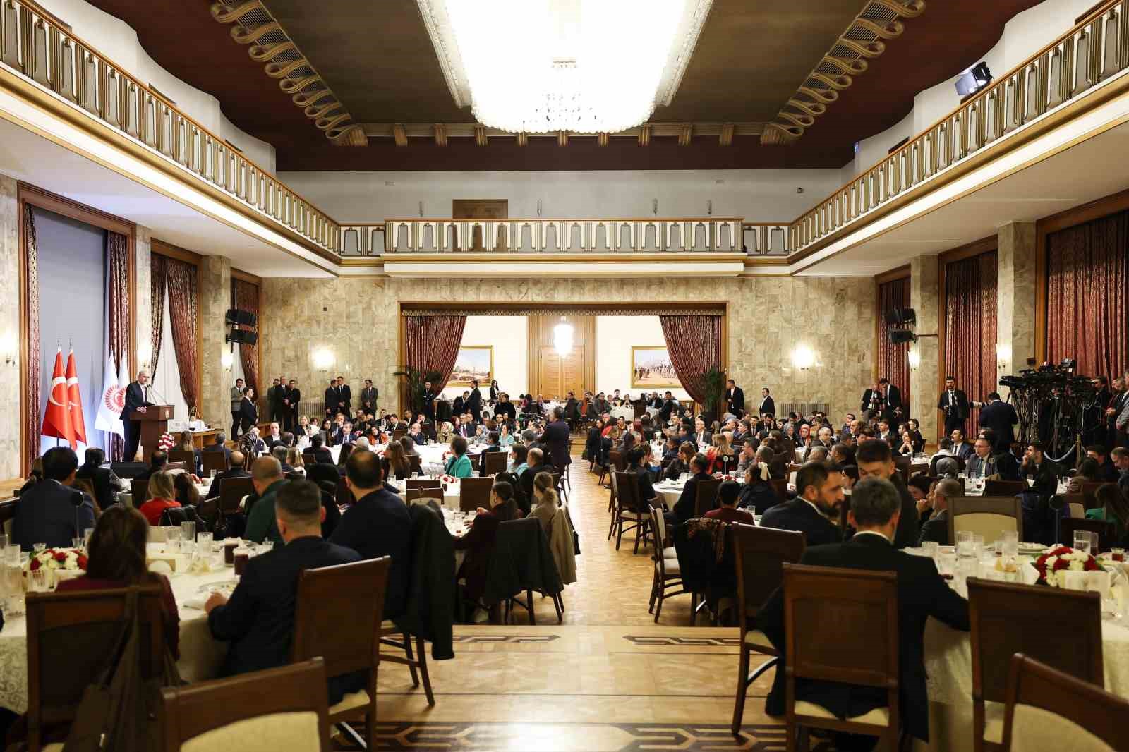 TBMM Başkanı Kurtulmuş: "Birilerinin bölüp parçaladığı bu coğrafyayı derleyip toparlamak bizim milletimize düşer, Türkiye’ye düşer"
