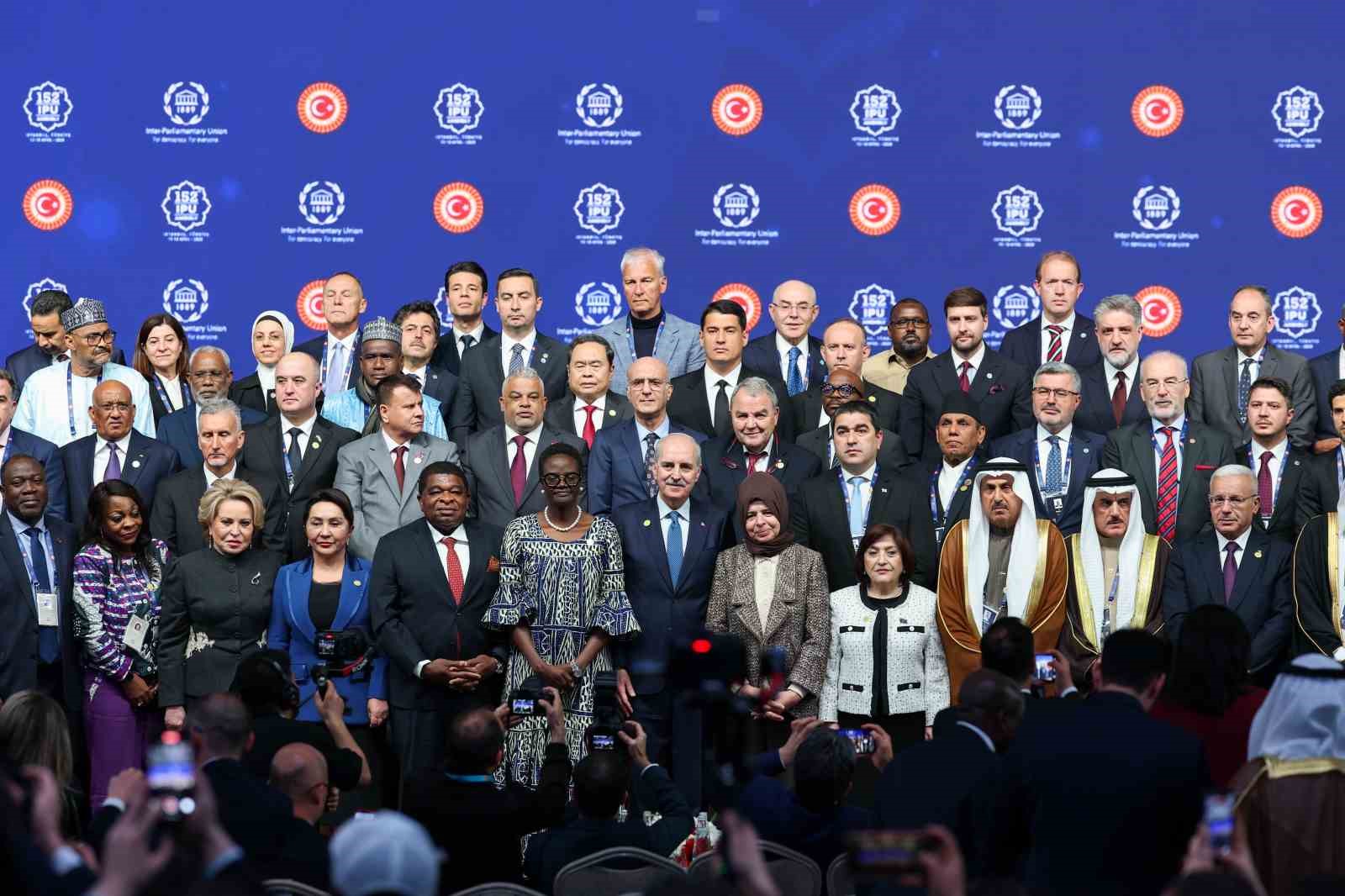 TBMM Başkanı Kurtulmuş: "İsrail’in Birleşmiş Milletler üyeliği mutlaka askıya alınmalı"
TBMM Başkanı Kurtulmuş: "İsrail’in Birleşmiş Milletler üyeliği mutlaka askıya alınmalı"