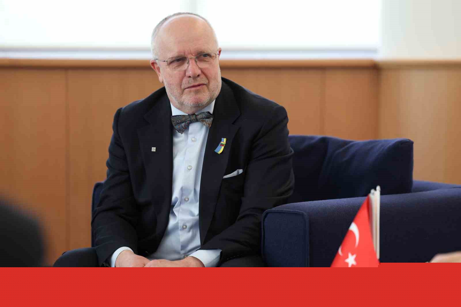 TBMM Başkanı Kurtulmuş, Litvanyalı mevkidaşı Olekas ile görüştü
TBMM Başkanı Kurtulmuş, Litvanyalı mevkidaşı Olekas ile görüştü