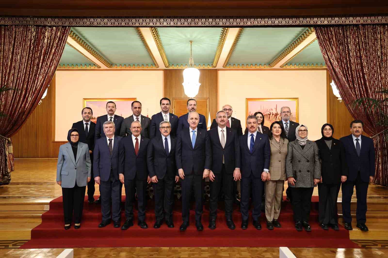 TBMM Başkanı Kurtulmuş: "Rapor, af mahiyetinde algı üretecek başlıklardan uzak"
