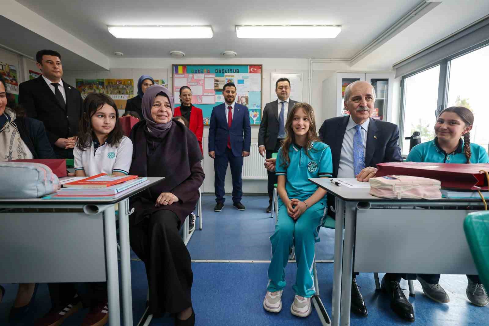 TBMM Başkanı Kurtulmuş: "Türkiye olarak barışın, istikrarın, huzurun ve insani değerlerin yanında olduk, olmaya devam edeceğiz"
TBMM Başkanı Kurtulmuş: "Türkiye olarak barışın, istikrarın, huzurun ve insani değerlerin yanında olduk, olmaya devam edeceğiz"