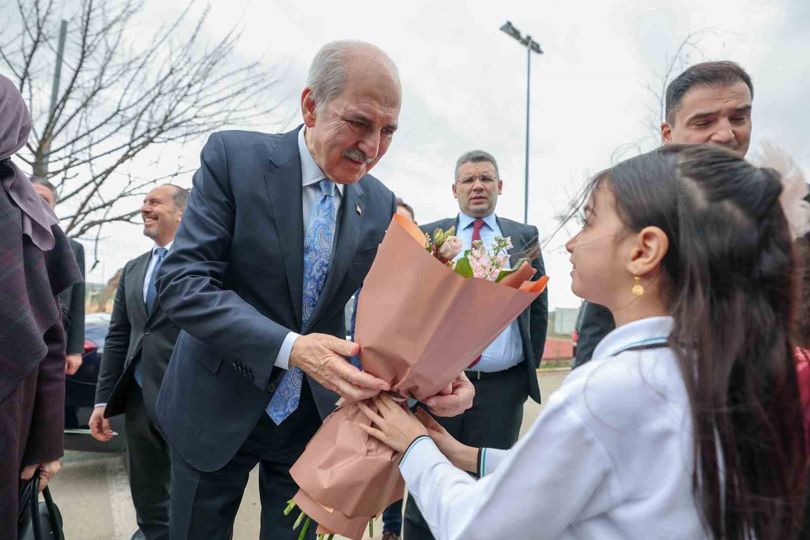 TBMM Başkanı Kurtulmuş: "Türkiye olarak barışın, istikrarın, huzurun ve insani değerlerin yanında olduk, olmaya devam edeceğiz"
TBMM Başkanı Kurtulmuş: "Türkiye olarak barışın, istikrarın, huzurun ve insani değerlerin yanında olduk, olmaya devam edeceğiz"
