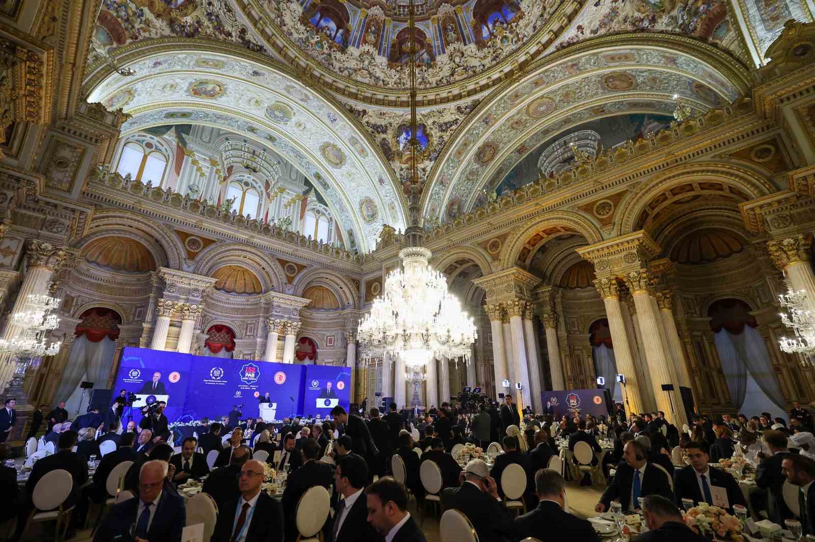 TBMM Başkanı Kurtulmuş: "Ümit ediyoruz ki bu ve benzeri toplantılarla dünya adil, hakkaniyetli, insaflı yeni bir sisteme kavuşabilir"
