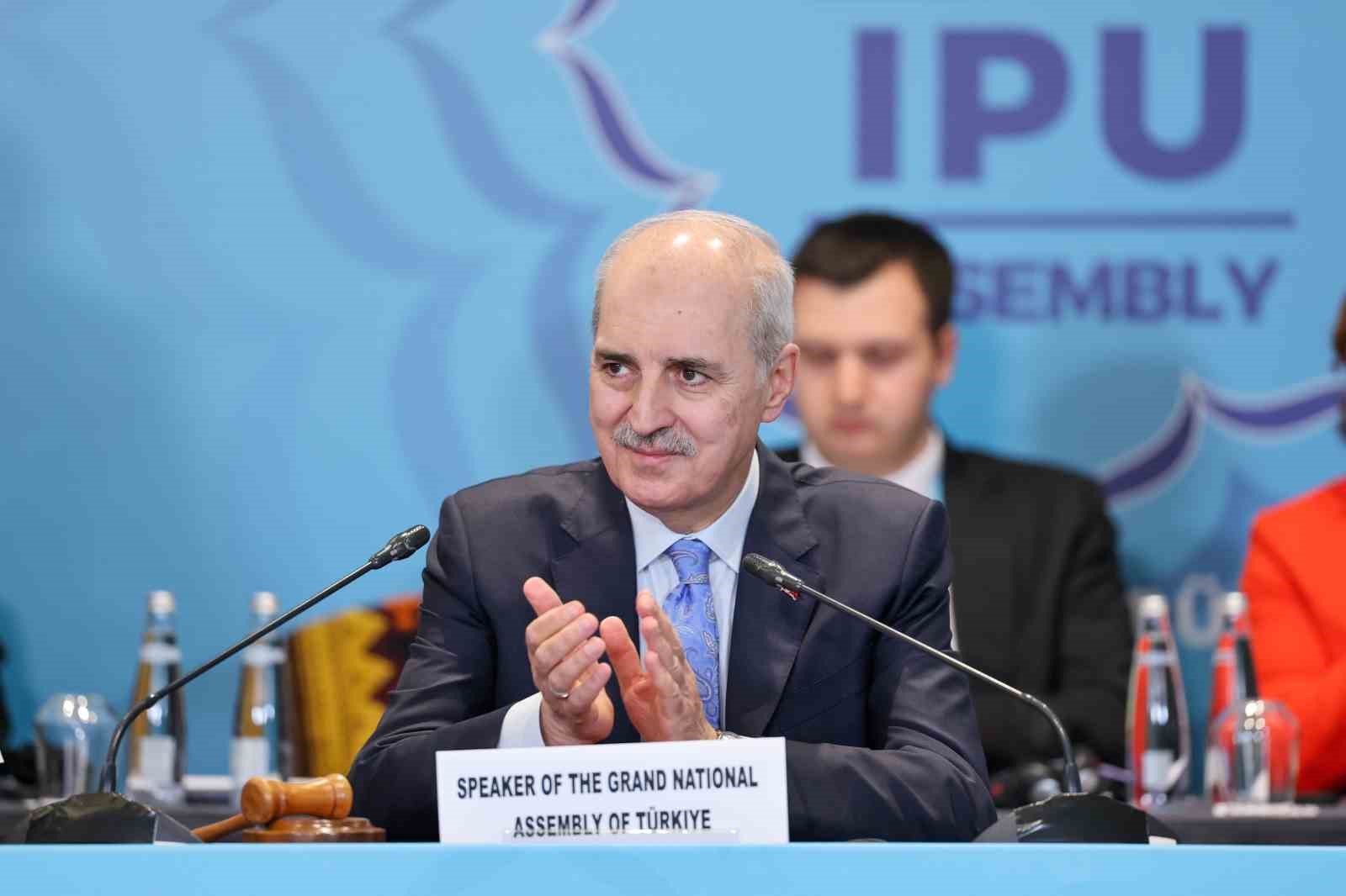 TBMM Başkanı Numan Kurtulmuş: "Adaletsizliğe ve çatışmalara karşı sesimizi yükseltmek gelecek nesillere karşı sorumluluğumuzdur"
TBMM Başkanı Numan Kurtulmuş: "Adaletsizliğe ve çatışmalara karşı sesimizi yükseltmek gelecek nesillere karşı sorumluluğumuzdur"