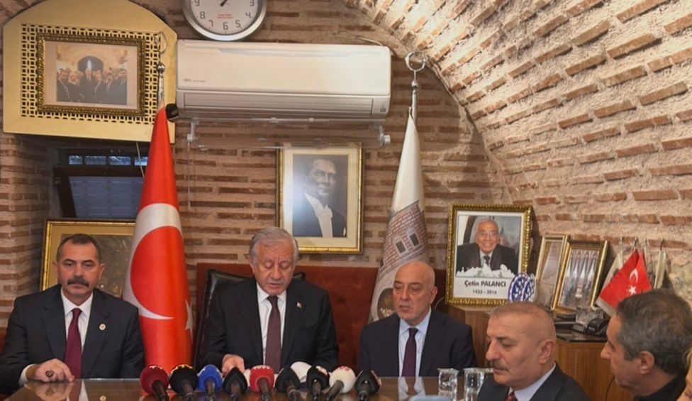 TBMM Başkanvekili Celal Adan: "Elli senedir Türkiye’yi yoran, bir büyük olaydan da kurtuluyoruz"
TBMM Başkanvekili Celal Adan: "Elli senedir Türkiye’yi yoran, bir büyük olaydan da kurtuluyoruz"