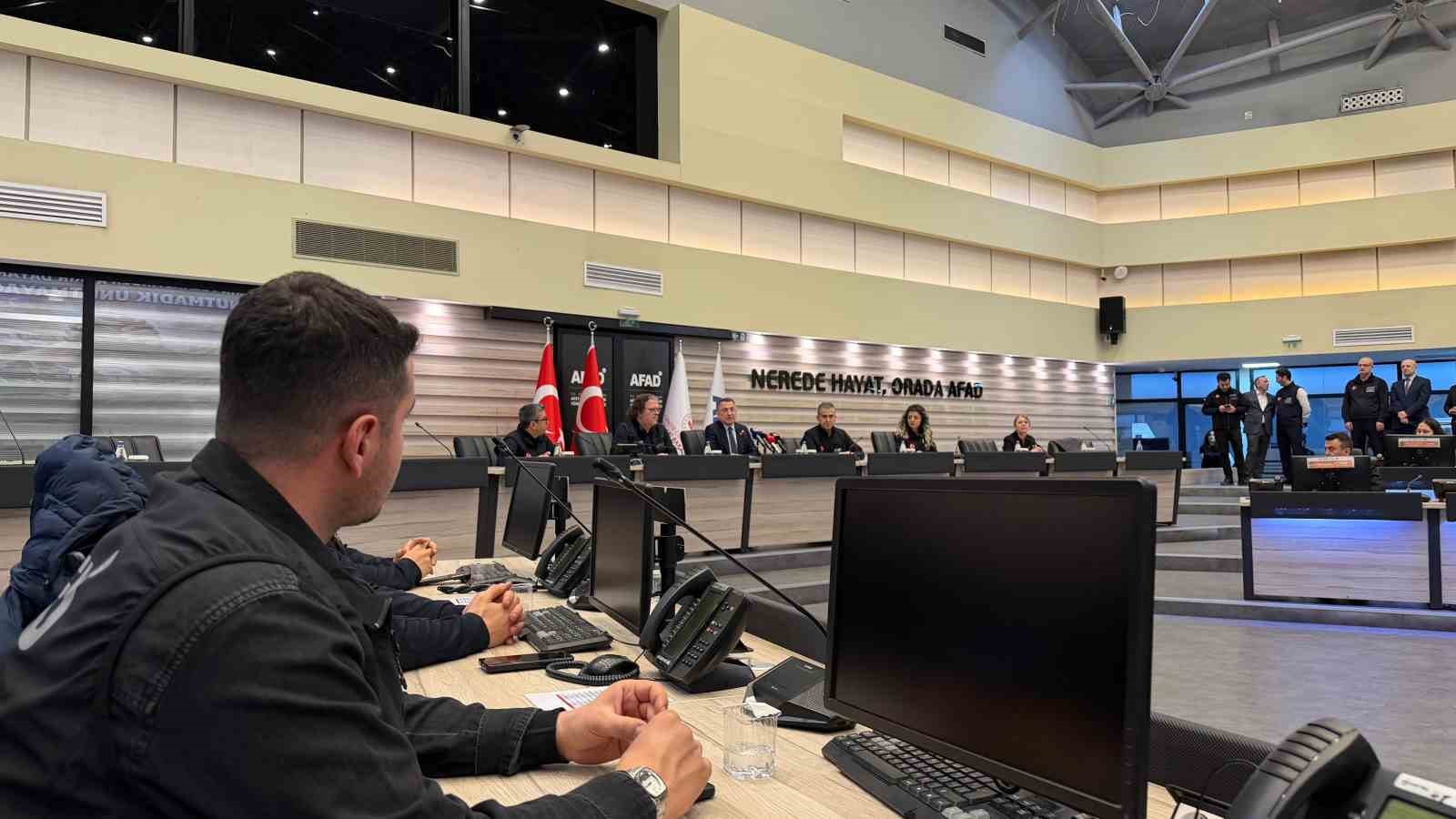 TBMM Dışişleri Komisyonu Başkanı Oktay: "650 bin personeli sahaya sürmek hiçbir ülkenin yapabileceği bir olay değil"
