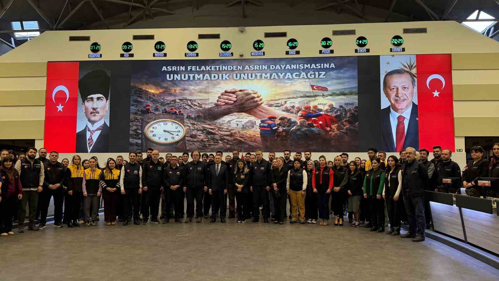 TBMM Dışişleri Komisyonu Başkanı Oktay: "650 bin personeli sahaya sürmek hiçbir ülkenin yapabileceği bir olay değil"
