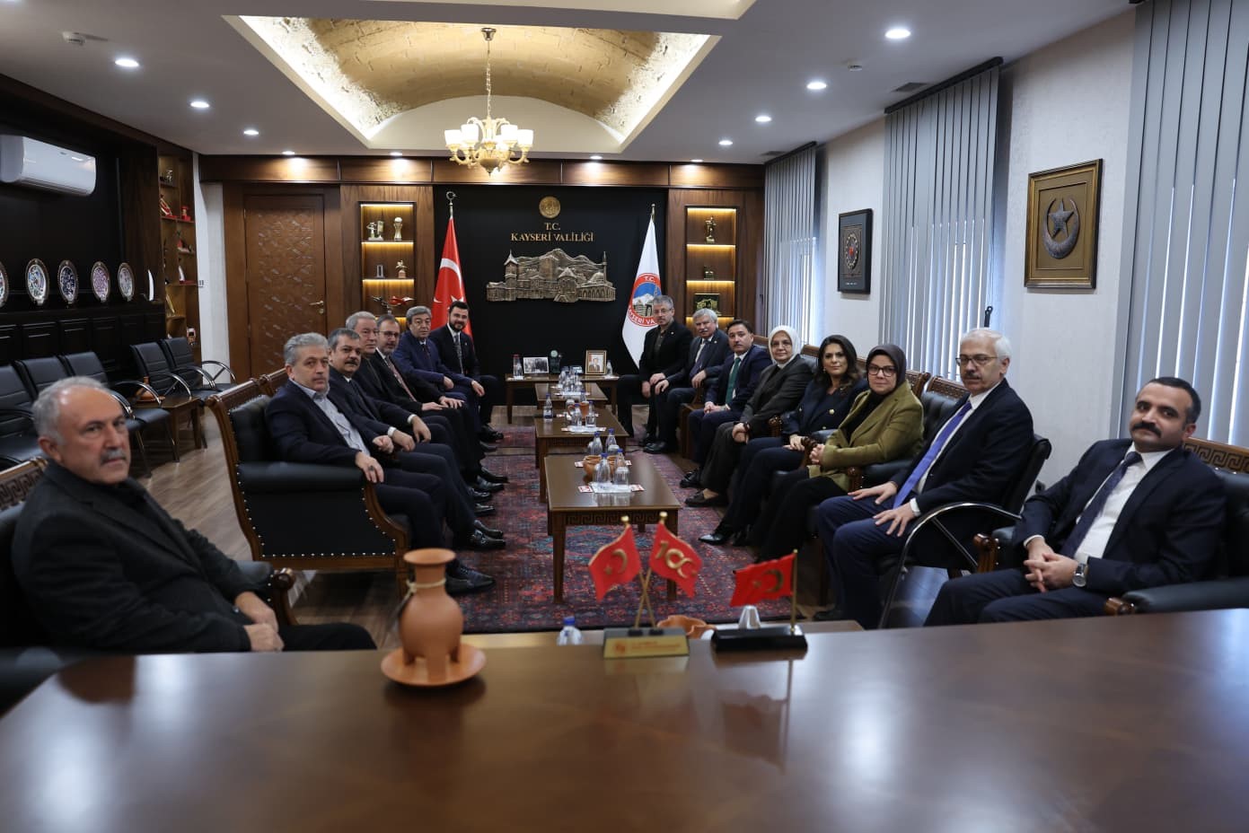 TBMM Engelli Bireylerin Sorunlarını Araştırma Komisyonu’ndan Vali Çiçek’e ziyaret
TBMM Engelli Bireylerin Sorunlarını Araştırma Komisyonu’ndan Vali Çiçek’e ziyaret