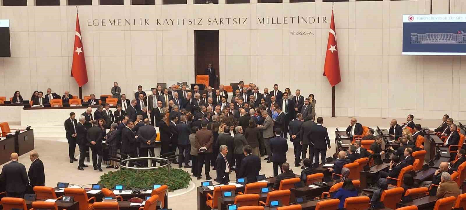 TBMM Genel Kurulu’nda "oy pusulası" gerginliği
