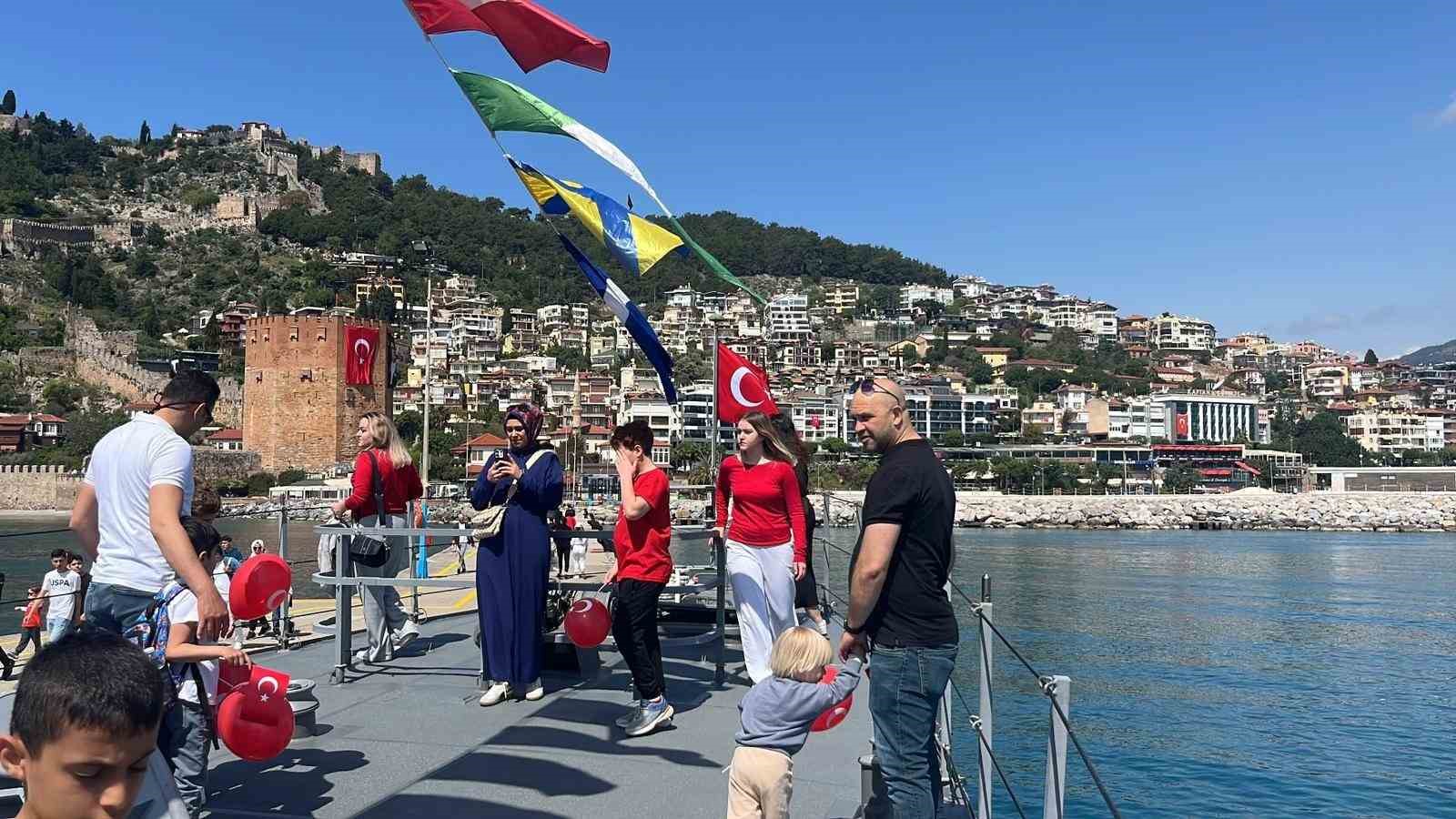 TCG BORA Alanya’da ziyarete açıldı
