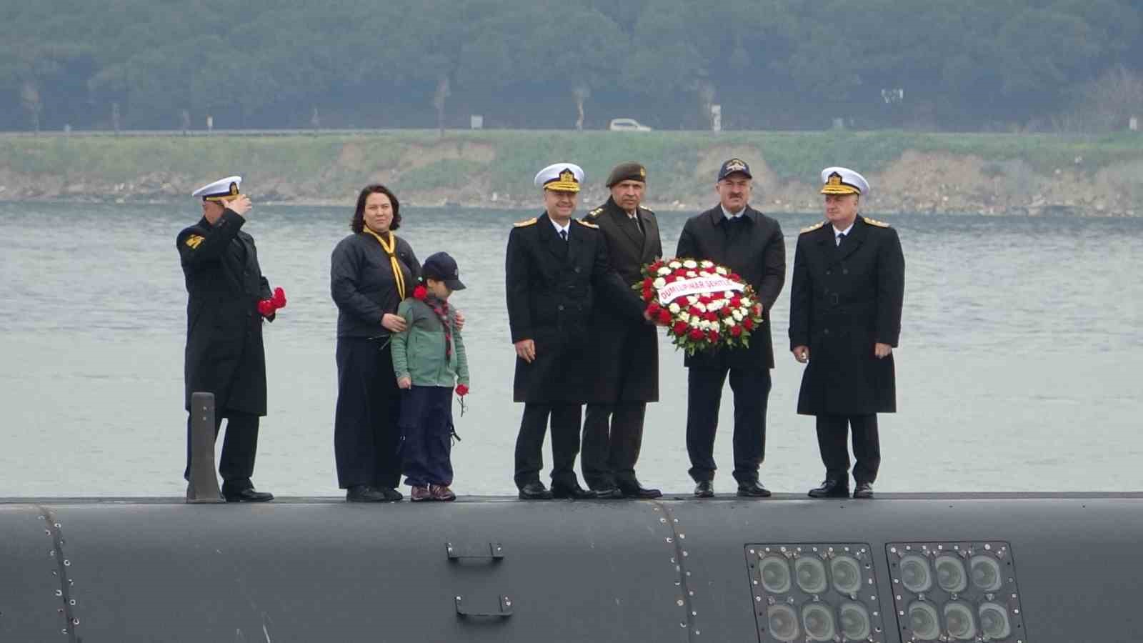 ’TCG Dumlupınar’ denizaltısında şehit olan 81 denizci için anma töreni düzenlendi
