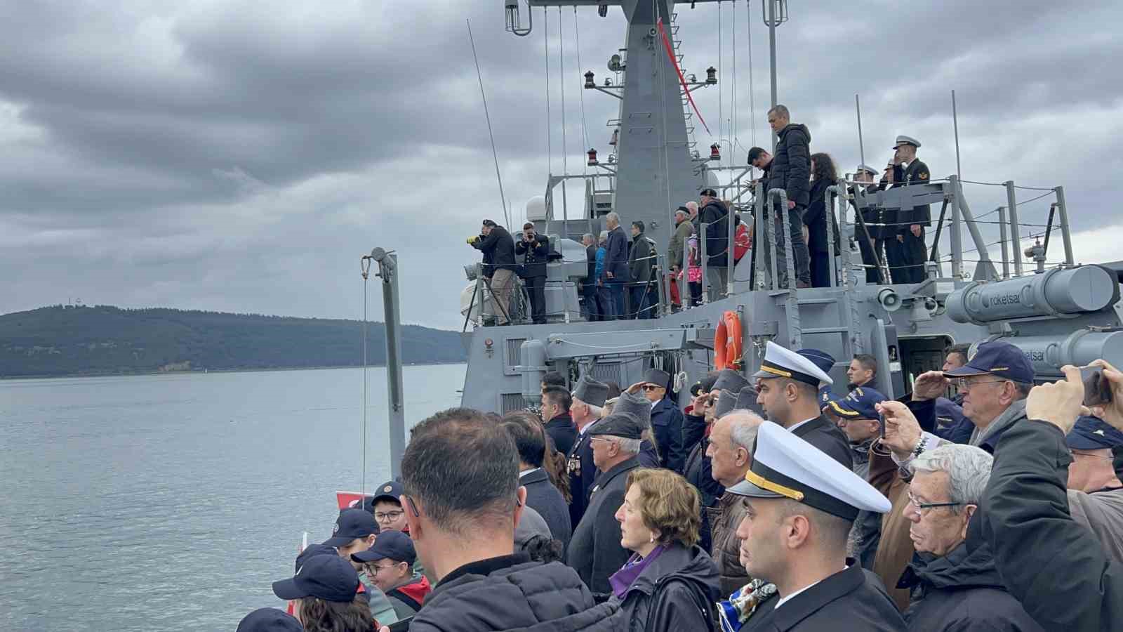 ’TCG Dumlupınar’ denizaltısında şehit olan 81 denizci için anma töreni düzenlendi
