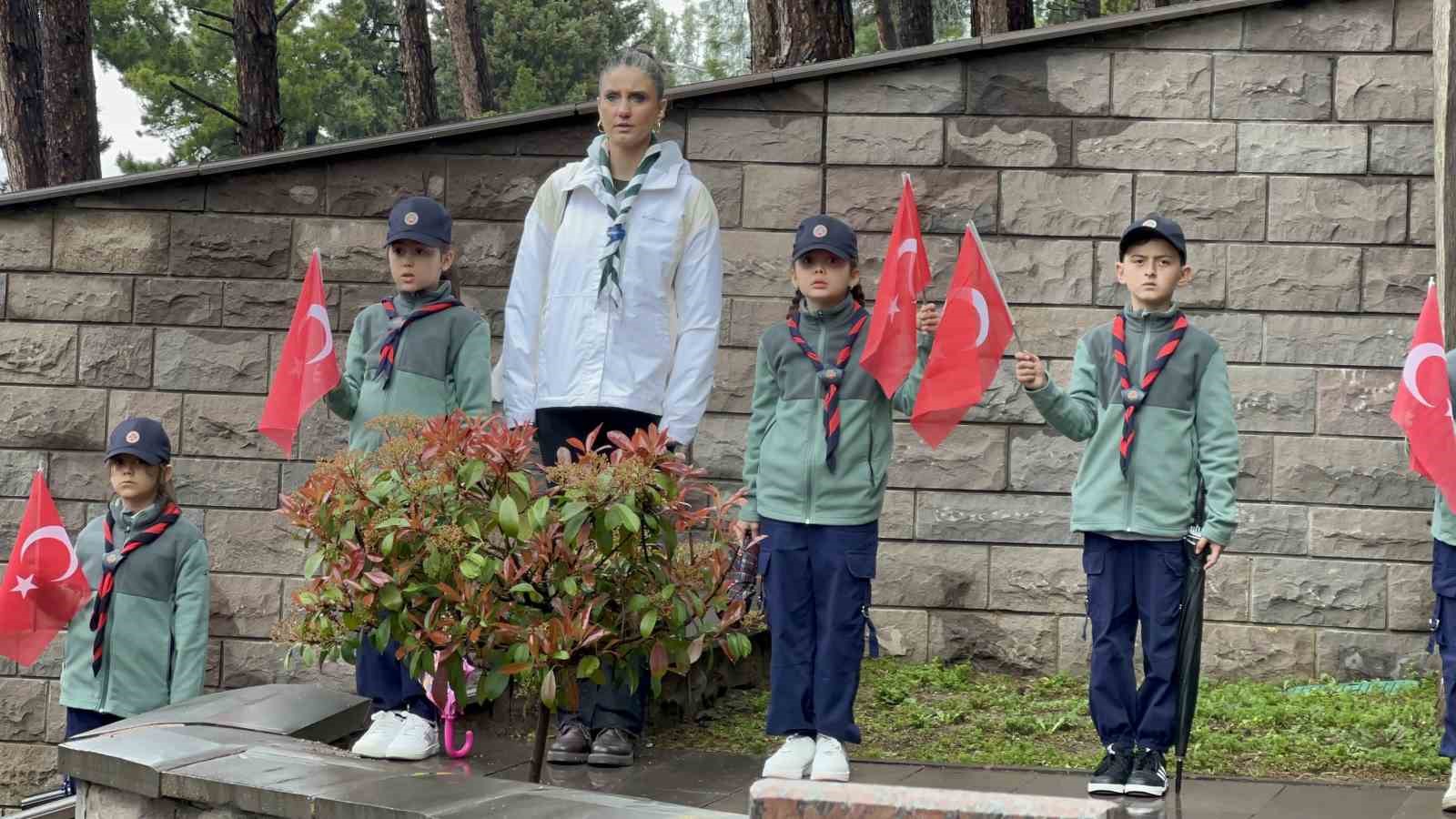 ’TCG Dumlupınar’ denizaltısında şehit olan 81 denizci için anma töreni düzenlendi
