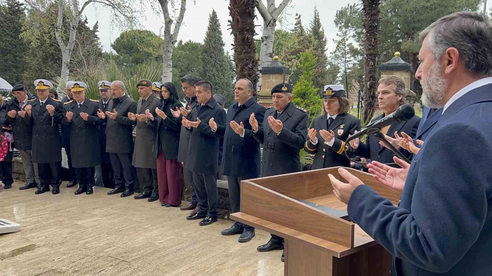 ’TCG Dumlupınar’ denizaltısında şehit olan 81 denizci için anma töreni düzenlendi
