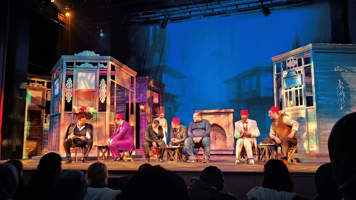 TDED Kadın Komisyonu, sahnede oyuncuların dünya tiyatro gününü kutladı
