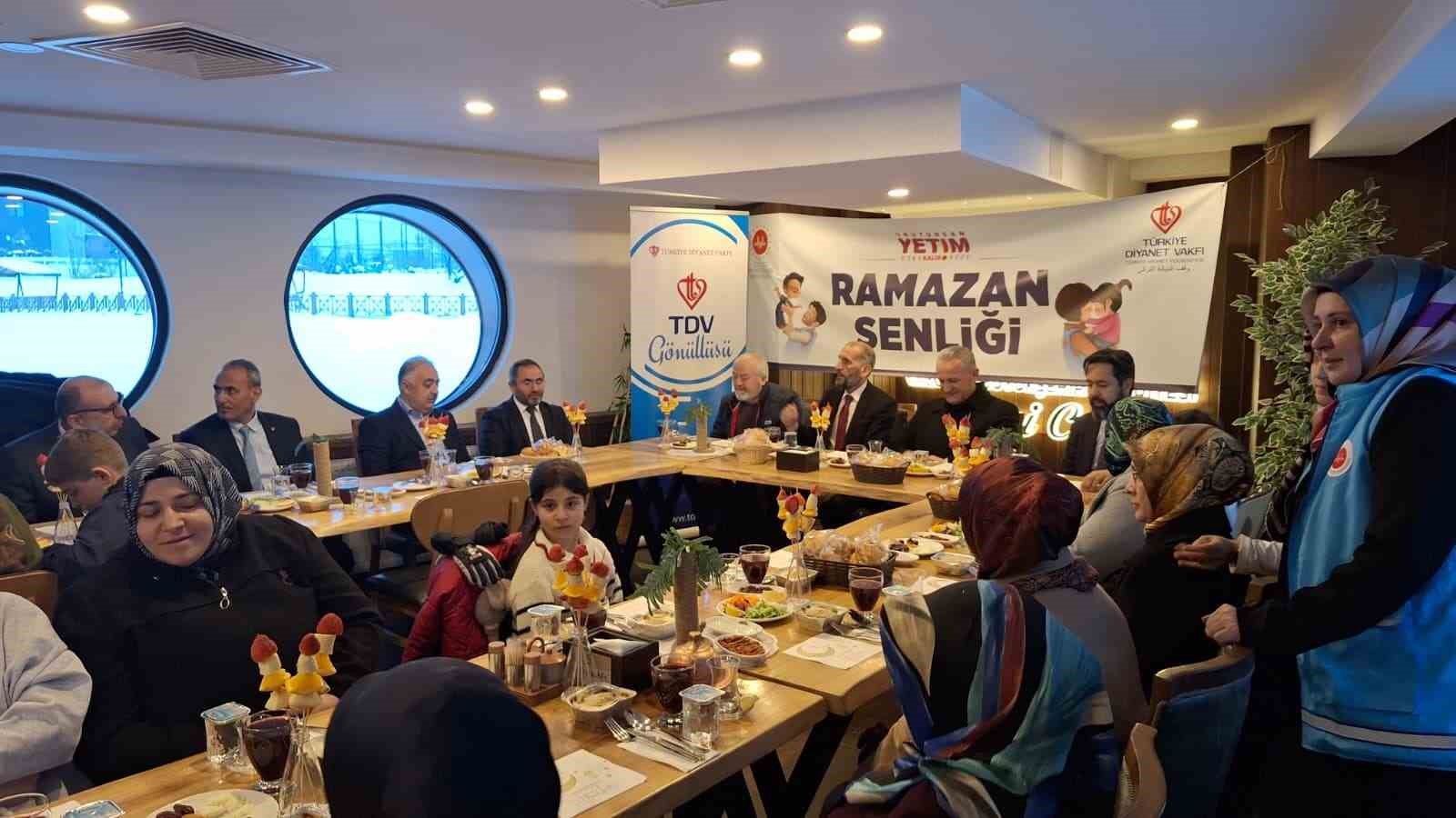 TDV Erzurum Kadın Kolları Ramazan’da aralıksız çalıştı
TDV Erzurum Kadın Kolları Ramazan’da aralıksız çalıştı