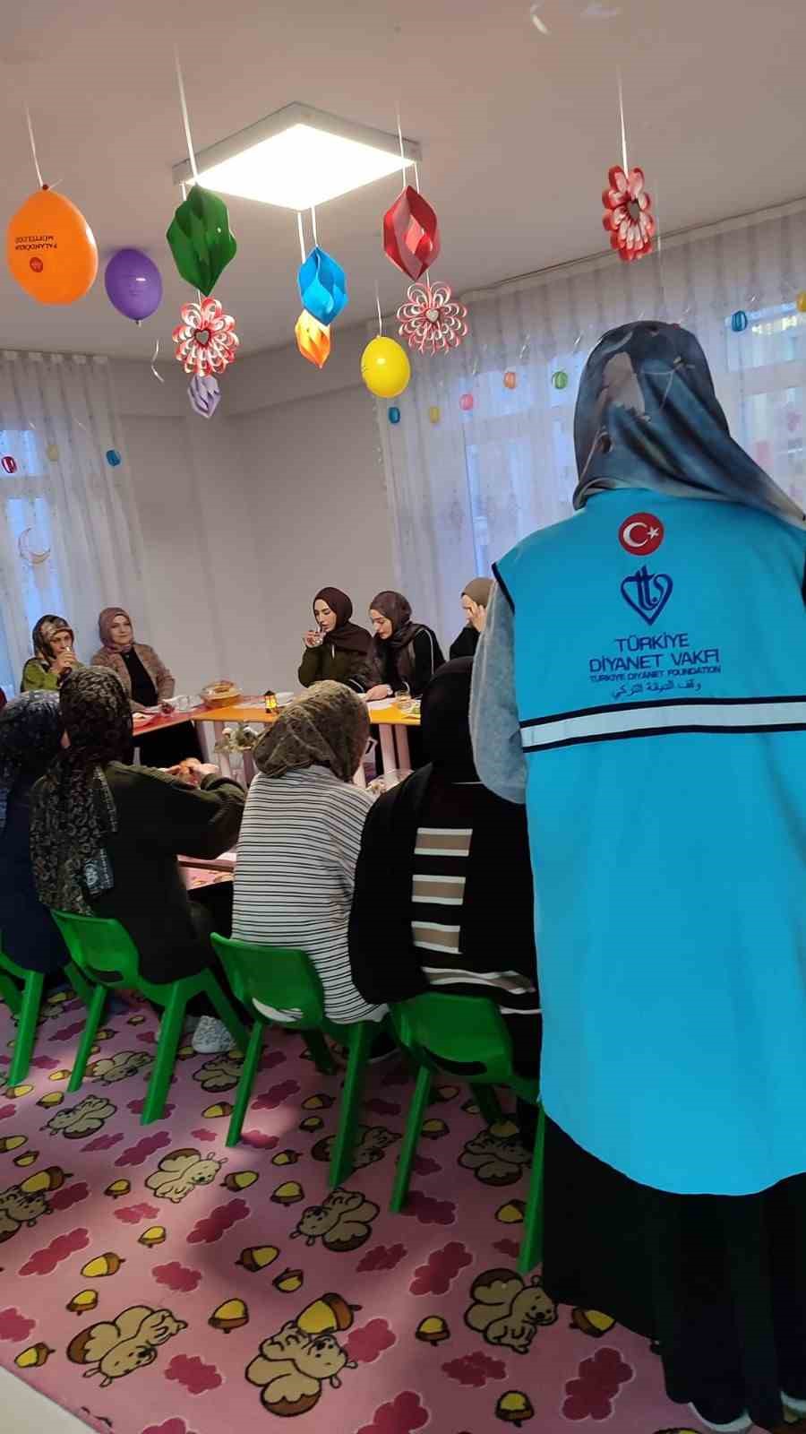 TDV Erzurum Kadın Kolları Ramazan’da aralıksız çalıştı
TDV Erzurum Kadın Kolları Ramazan’da aralıksız çalıştı