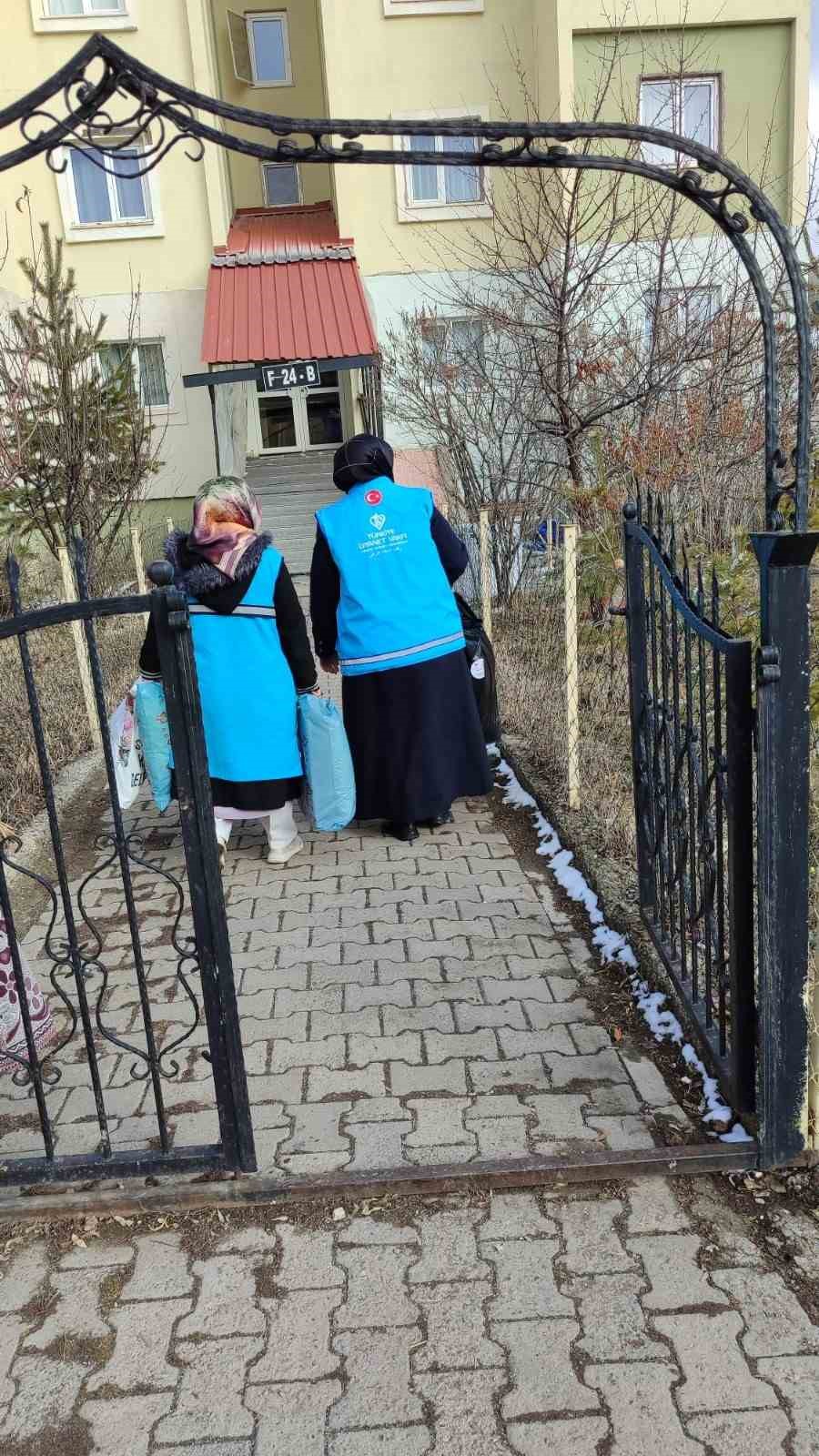 TDV Erzurum Kadın Kolları Ramazan’da aralıksız çalıştı
TDV Erzurum Kadın Kolları Ramazan’da aralıksız çalıştı