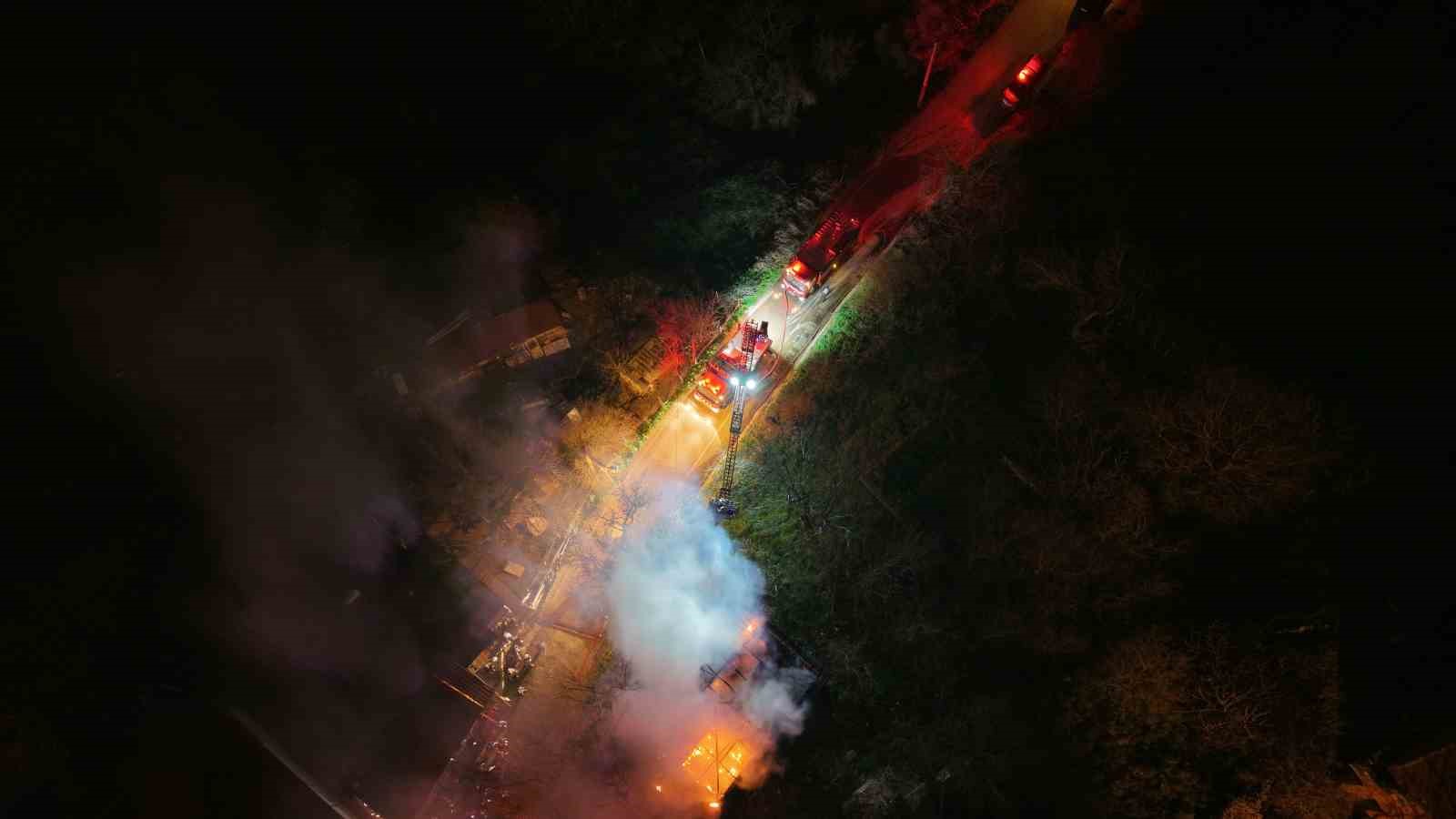 Tek başına yaşadığı evinde alevlerin arasında hayatını kaybetti
