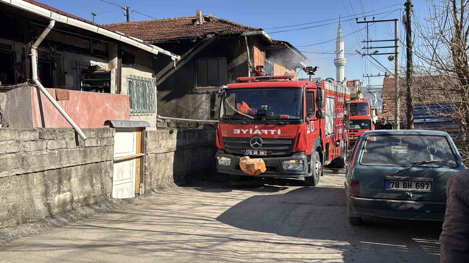 Tek katlı evde çıkan yangın söndürüldü
