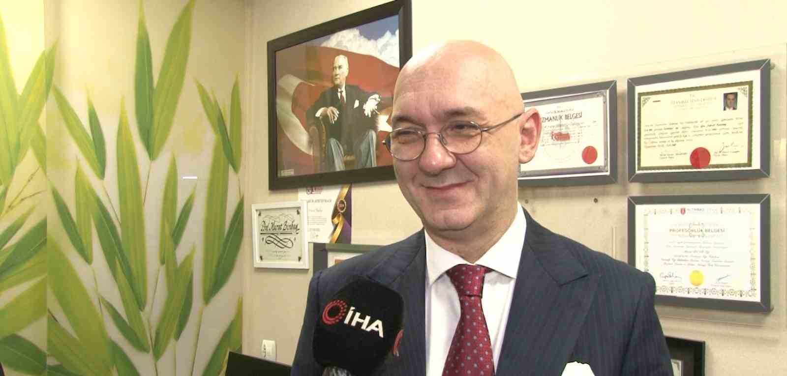 Tek kollu robotik cerrahi Türkiye’de ilk kez kullanıldı
Tek kollu robotik cerrahi Türkiye’de ilk kez kullanıldı