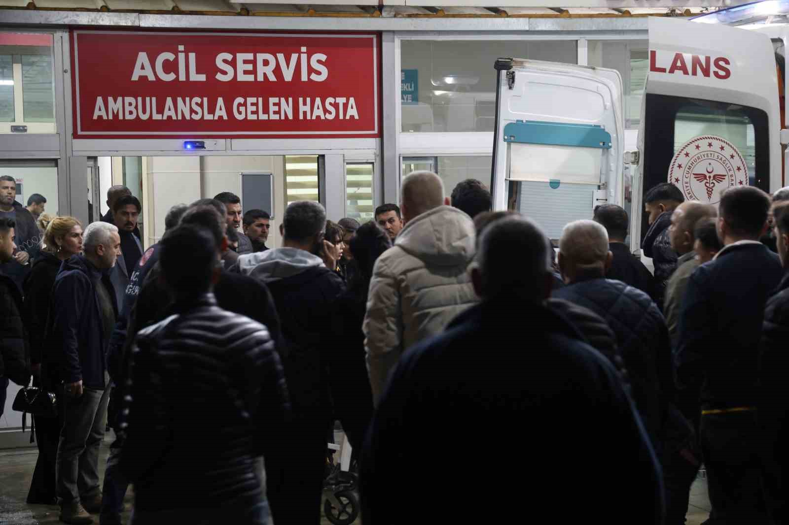 Tekel bayisinde bıçaklı kavga: 1 ölü, 1 yaralı
