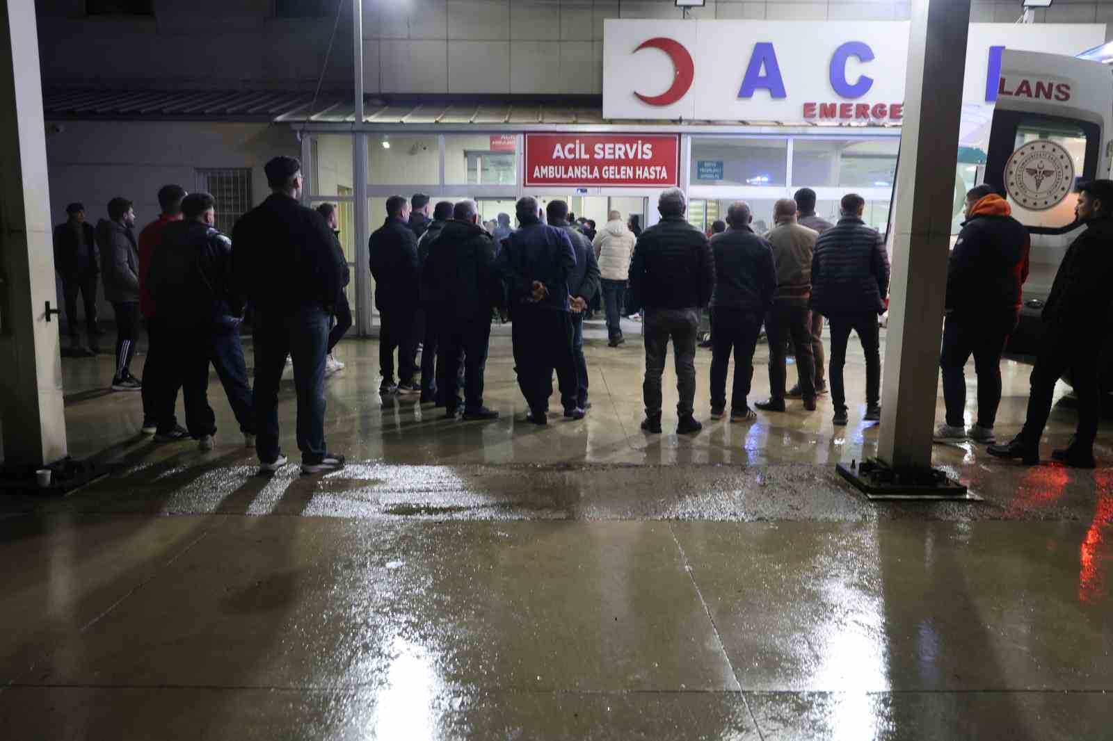 Tekel bayisinde bıçaklı kavga: 1 ölü, 1 yaralı
