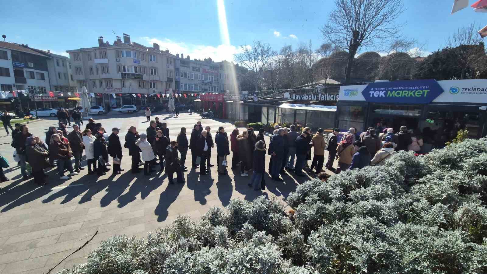 Tekirdağ Büyükşehir Belediyesinin uygun fiyatlı et satışı yoğun talep görüyor
