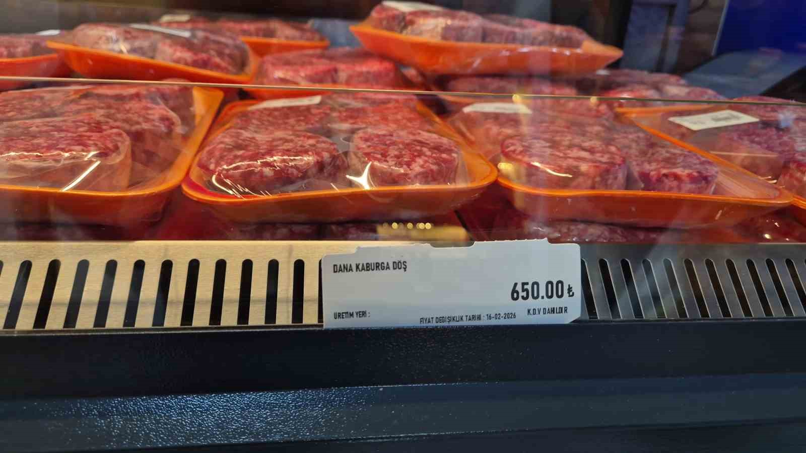 Tekirdağ Büyükşehir Belediyesinin uygun fiyatlı et satışı yoğun talep görüyor
