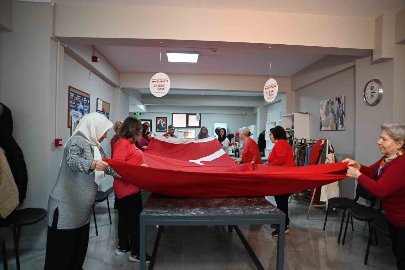 Tekirdağ Büyükşehir’den bayrağa saygı
