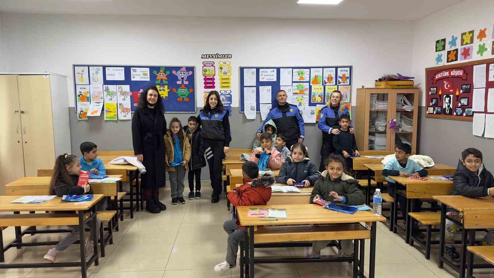 Tekirdağ Emniyeti’nden öğrencilere karne sürprizi
Tekirdağ Emniyeti’nden öğrencilere karne sürprizi