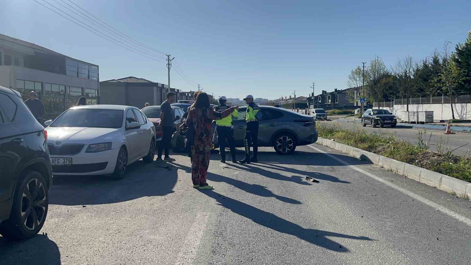 Tekirdağ’da 2’si çocuk 5 kişinin yaralandığı kaza kamerada: 25 metre boyunca taklalar attı
