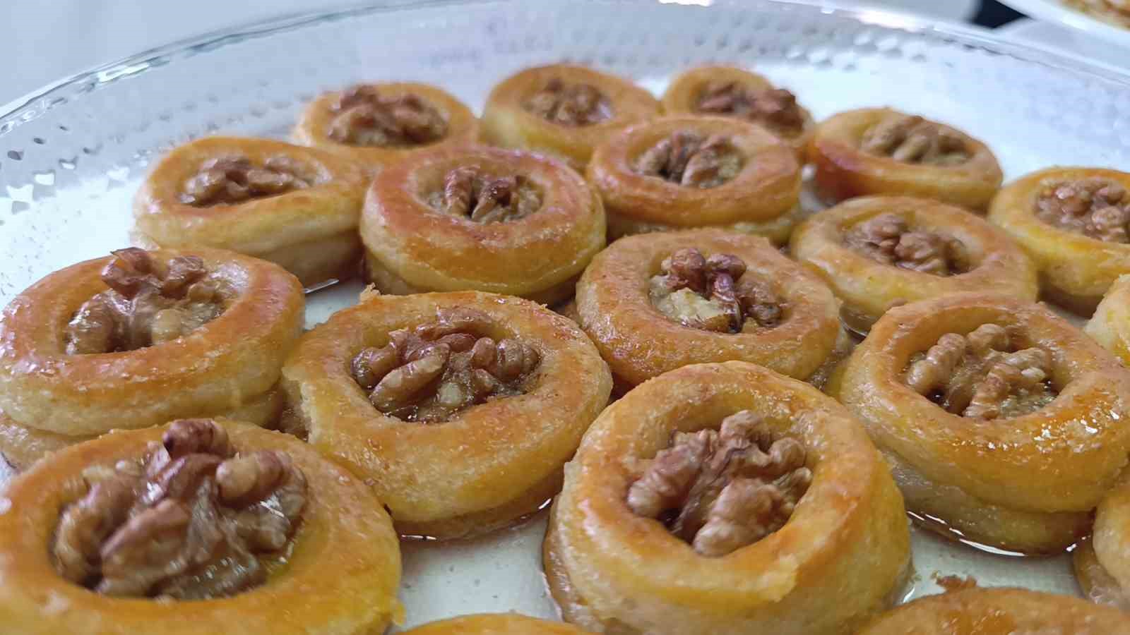 Tekirdağ’da 32 çeşit yöresel tatlı yarıştı: Tekirdağ’ın coğrafi işaretli Hayrabolu tatlısı 1. oldu
