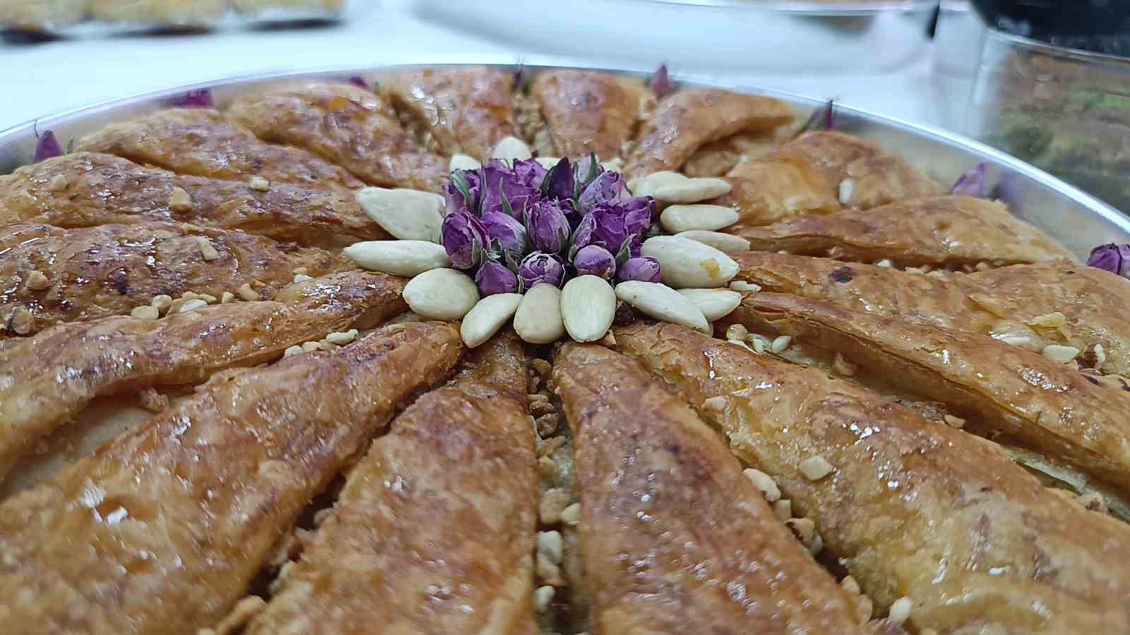 Tekirdağ’da 32 çeşit yöresel tatlı yarıştı: Tekirdağ’ın coğrafi işaretli Hayrabolu tatlısı 1. oldu
