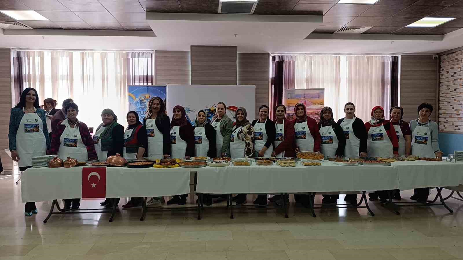 Tekirdağ’da 32 çeşit yöresel tatlı yarıştı: Tekirdağ’ın coğrafi işaretli Hayrabolu tatlısı 1. oldu
