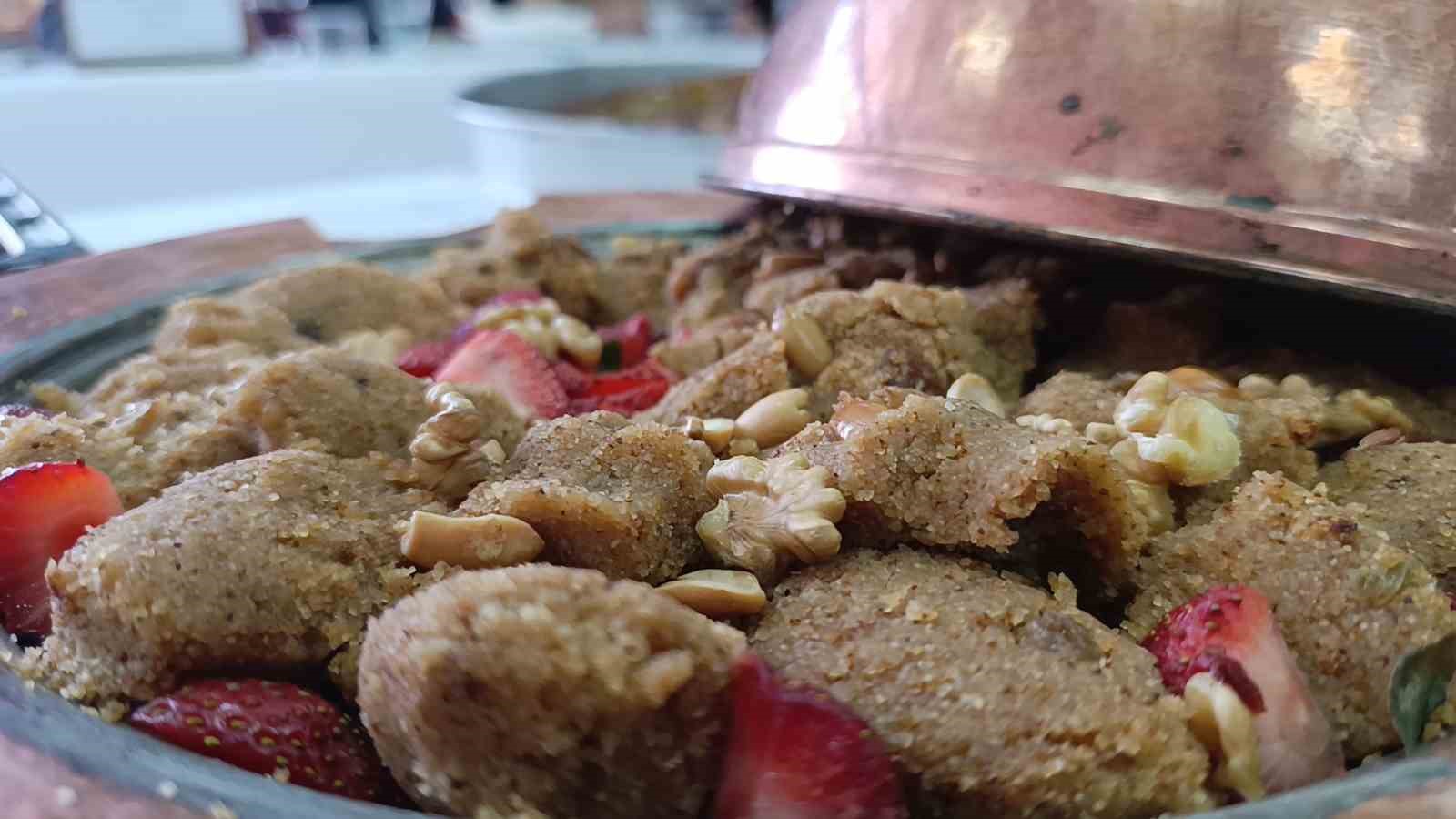 Tekirdağ’da 32 çeşit yöresel tatlı yarıştı: Tekirdağ’ın coğrafi işaretli Hayrabolu tatlısı 1. oldu
