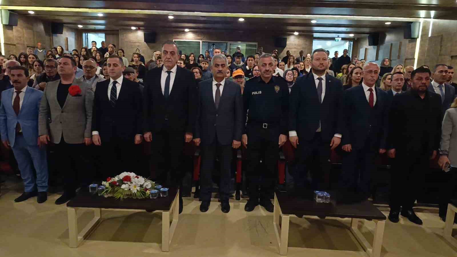 Tekirdağ’da "8 Nisan Dünya Romanlar Günü" etkinliği
Tekirdağ’da "8 Nisan Dünya Romanlar Günü" etkinliği