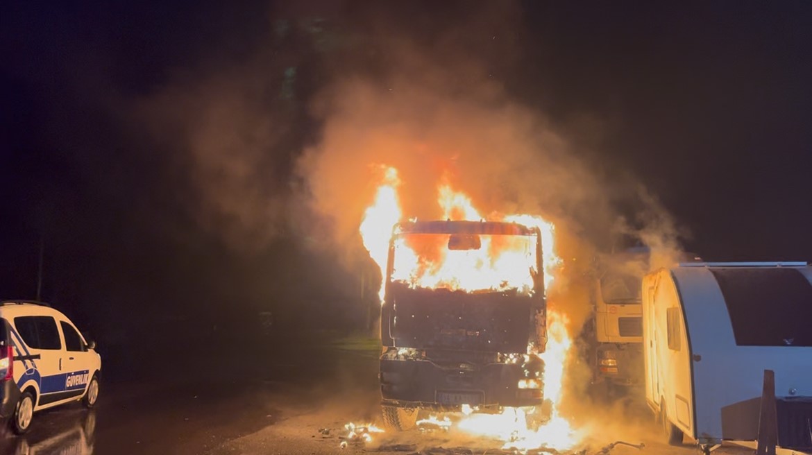 Tekirdağ’da beton pompası alev topuna döndü
