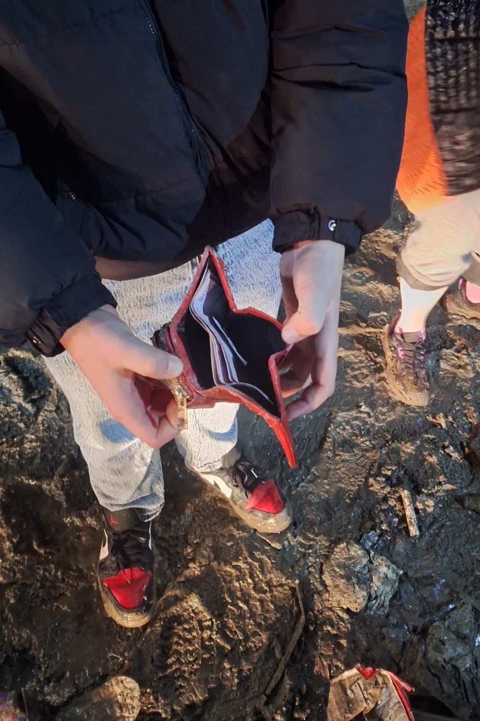 Tekirdağ’da çöpe atılan cüzdan belediyenin titiz çalışmasıyla bulundu
