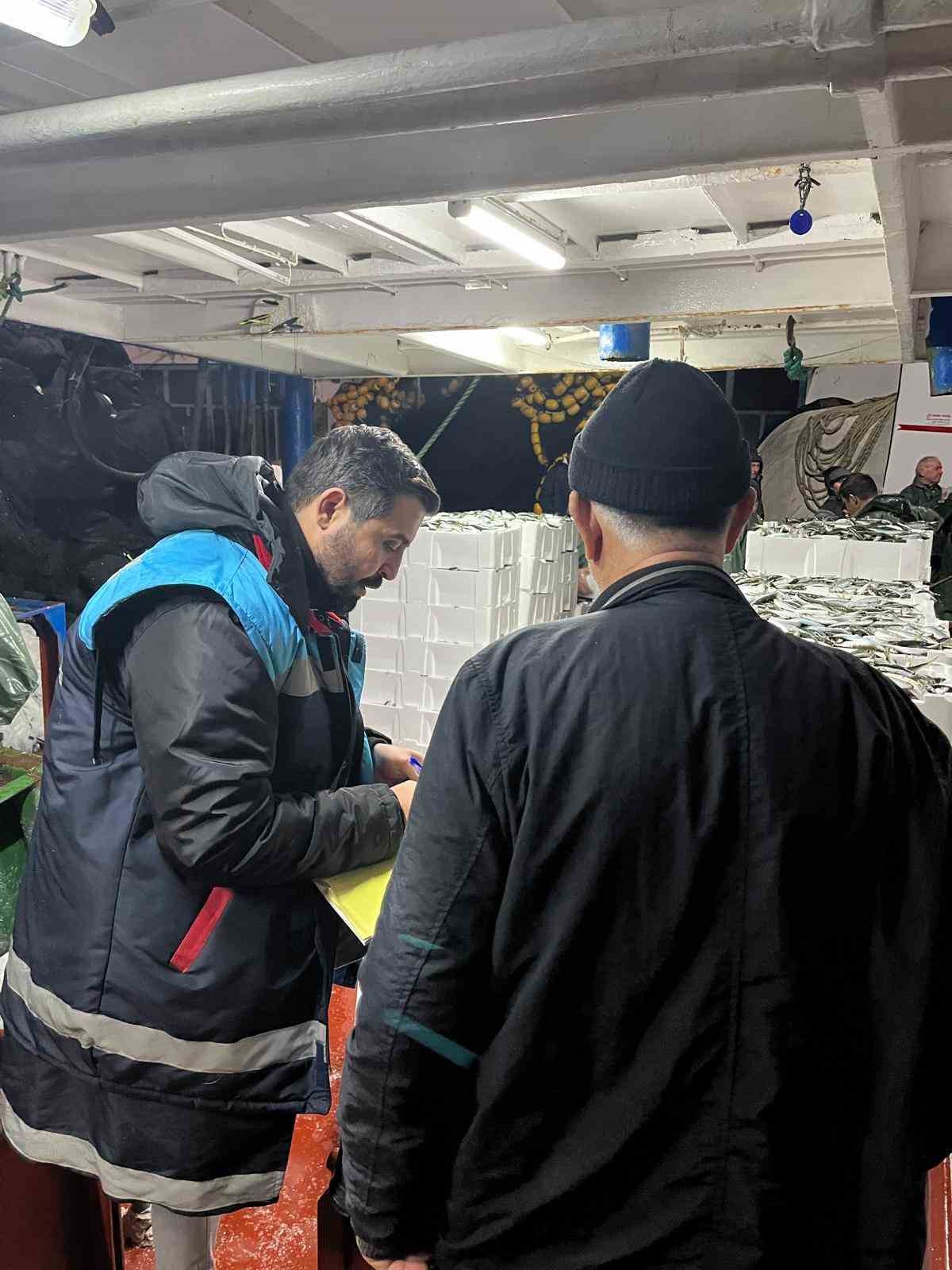 Tekirdağ’da gırgır teknelerinde su ürünleri denetimleri
