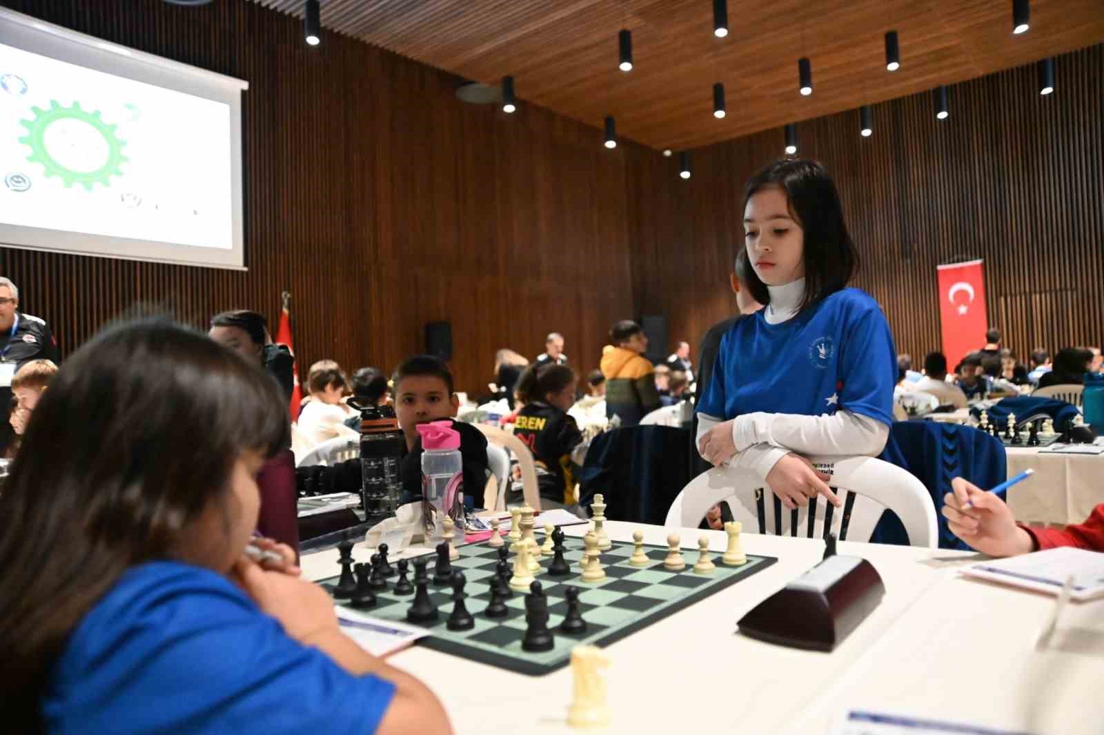 Tekirdağ’da hamleler 23 Nisan için yapıldı, satranç turnuvasında şampiyonlar belirlendi
