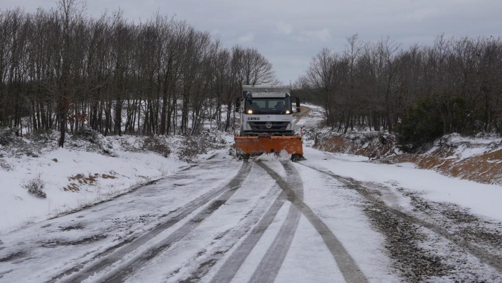 Tekirdağ’da kar mesaisi: Ekipleri teyakkuzda
