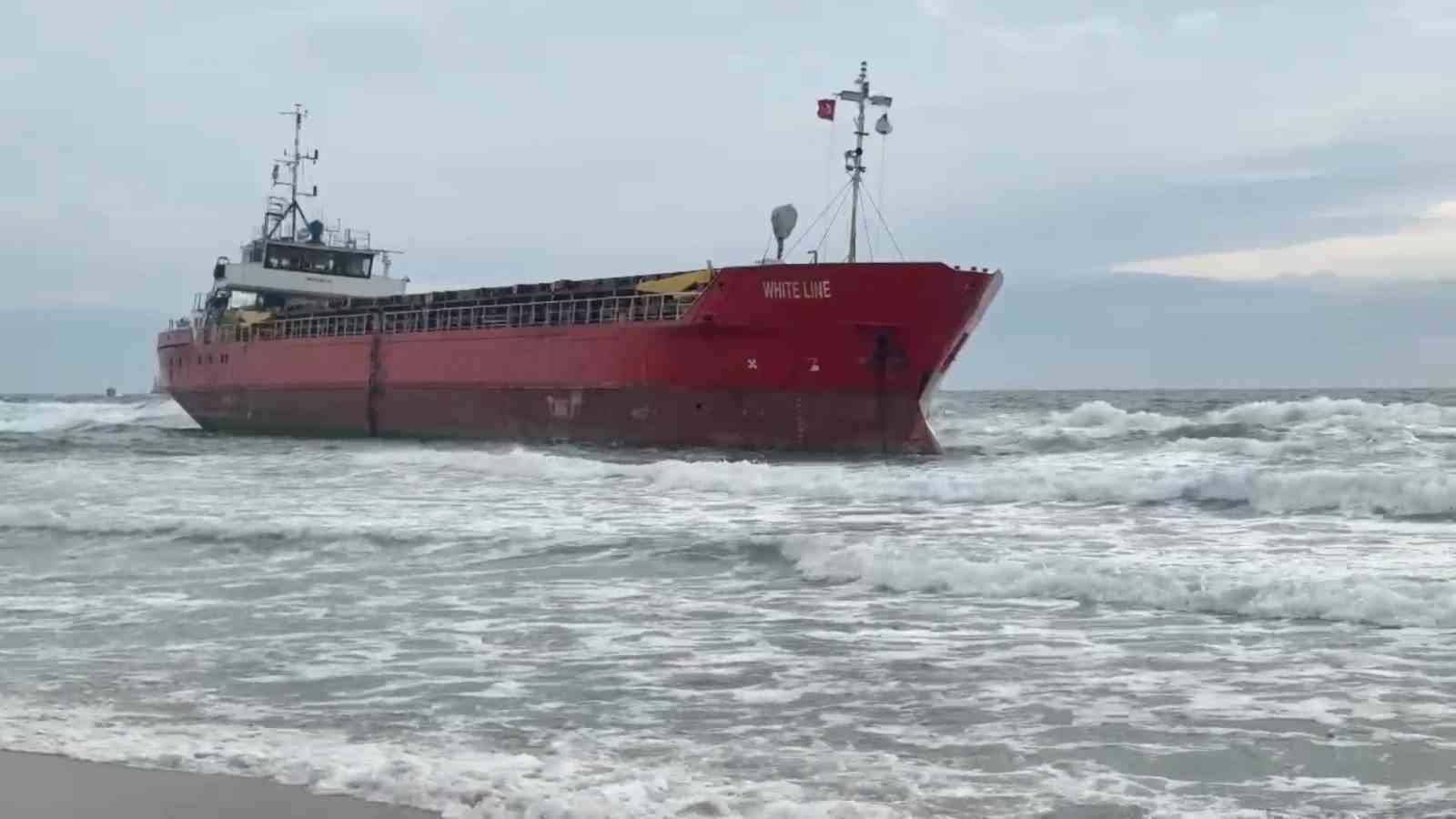 Tekirdağ’da karaya oturan gemi 3 gündür bekleyişini sürdürüyor
