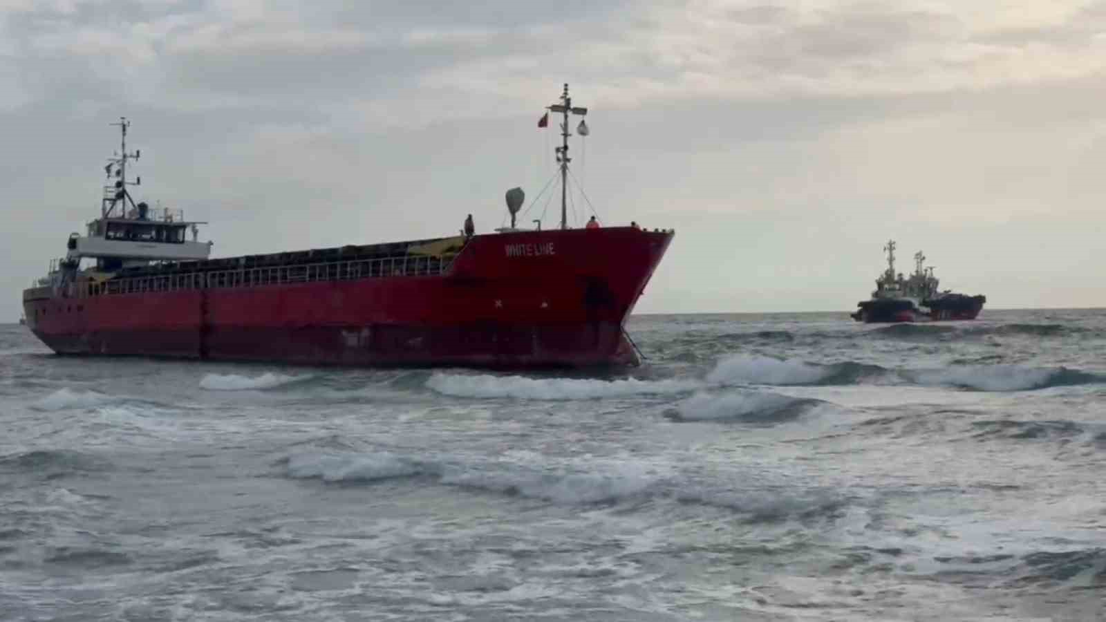 Tekirdağ’da karaya oturan gemi kurtarıldı
