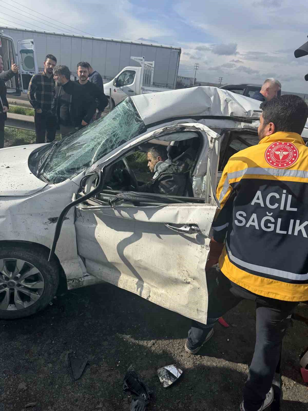 Tekirdağ’da kırmızı ışık ihlalinin kazayla sonuçlandığı anlar kamerada
