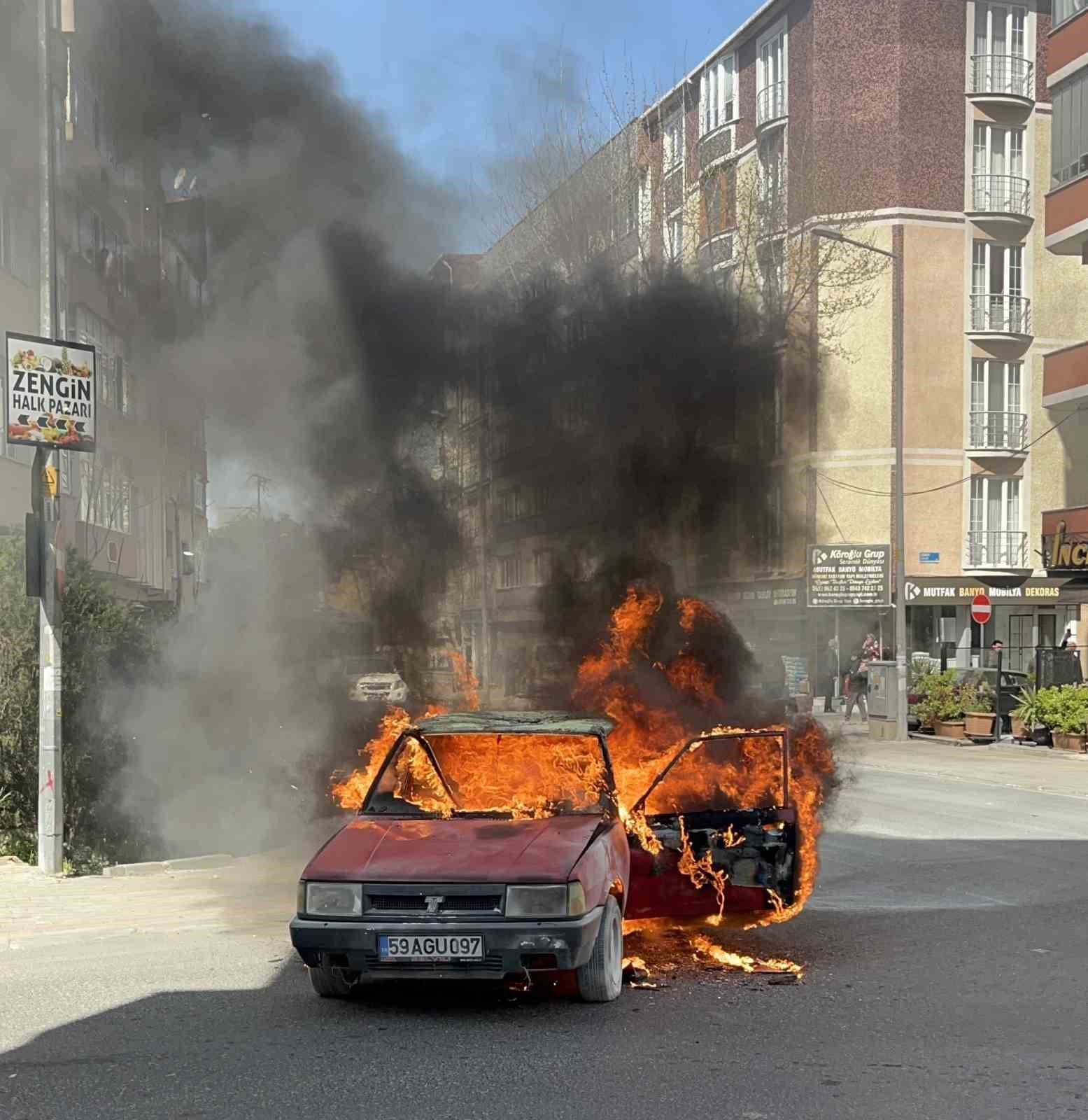 Tekirdağ’da korku dolu anlar: LPG’li otomobil alev topuna döndü
