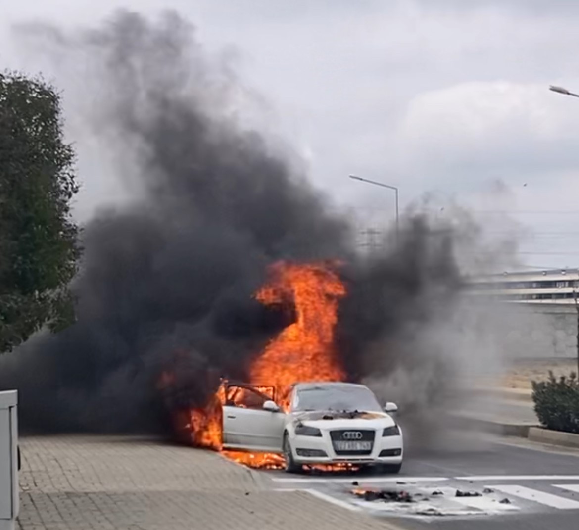 Tekirdağ’da korku dolu anlar: Otomobil bir anda alev topuna döndü

