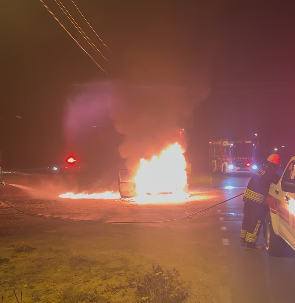Tekirdağ’da korkutan yangın: Seyir halindeki araç alev topuna döndü
